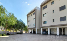 Spacious 3 bedroom furnished apartment with swimming pool for sale in Mouttagiaka