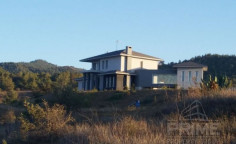4 bedroom villa with swimming pool for sale in Kakopetria