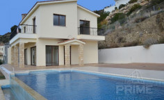 Spacious 3 bed villa for sale in Peyia