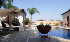 4 bedrooms villa with swimming pool for sale in Pyla