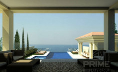 Luxury 4 bed villa with swimming pool for sale in Coral Bay
