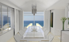 4 bed villa with swimming pool for sale in Coral Bay