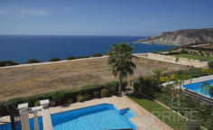 3 bed villa with swimming pool for sale in Pissouri