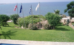 Luxury 6 bedroom villa with swimming pool for sale in Chloraka