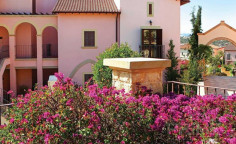 Large 2 bedroom apartment with swimming pool for sale in Aphrodite Hills