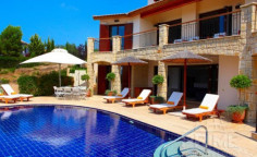 Beautiful 3 bedroom villa with swimming pool for sale in Aphrodite Hills