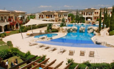 Lovely 3 bedroom apartment with swimming pool for sale in Aphrodite Hills