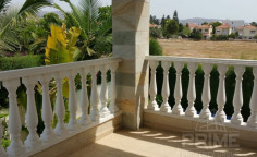 Lovely 5 bedroom furnished villa with swimming pool for sale in Agios Athanasios