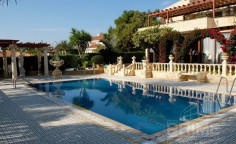 2 bedroom villa with swimming pool for sale in Agios Tychonas