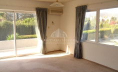 Luxury 6 bedroom furnished house with swimming pool to rent in Parekklisia