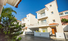 Ready new 4-bed villa with seaviews 