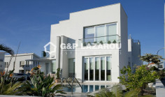 4 bedroom furnished house with swimming pool for sale in Perivolia