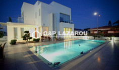 4 bedroom furnished house with swimming pool for sale in Perivolia