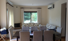 4 bedroom house with swimming pool for sale in Moniatis