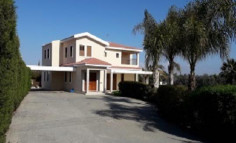 Spacious 4 bedroom house for sale in Ayioi Trimithias