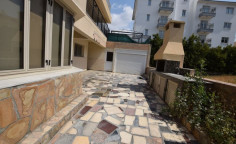 Lovely 7 bedroom house for sale in Palouriotissa