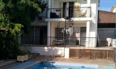 Lovely 3 bedroom house with swimming pool for sale in Parekklisia