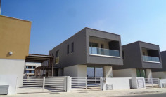 3 bedroom furnished house with swimming pool for sale in Universal