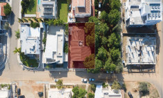 Large 4 bedroom house with swimming pool for sale in Lakatamia
