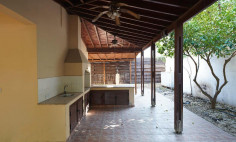 Large 4 bedroom house with swimming pool for sale in Lakatamia