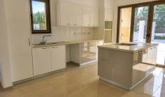 Large 4 bedroom villa with swimming pool for sale in Mouttagiaka