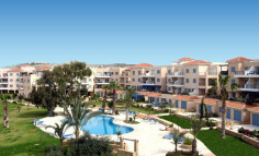 Beautiful 2 bedroom apartment with swimming pool for sale in Kato Paphos