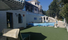 5 bedroom house with swimming pool for sale in Tsada