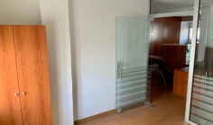 Beautiful shop to rent in Acropolis