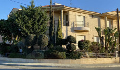 Luxury 4 bedroom house for sale in Zakaki