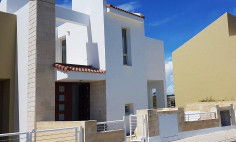Large 2 bedroom house for sale in Episkopi