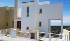 Large 2 bedroom house for sale in Episkopi