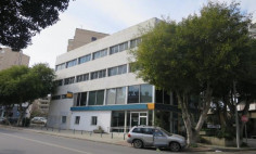 Shop 763 m2 to rent in Agioi Omologites