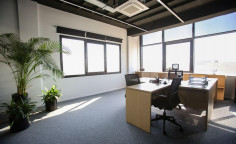Office to rent in Naafi