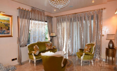 Spacious 5 bedroom villa with swimming pool for sale in Mesovounia
