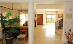 Spacious 4 bedroom villa with swimming pool for sale in Yeroskipou