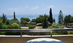 Lovely 4 bedroom apartment with swimming pool for sale in Agios Tychonas