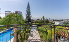 Sunstancial 5 bedroom villa with swimming pool in Columbia area - Germasoyia - Limassol 