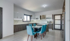 Luxury 4 bedroom house with swimming pool for sale in Konia