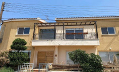 Lovely 4 bedrooms house with swimming pool for sale in Strovolos