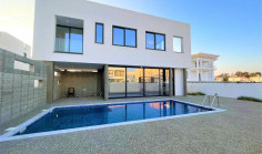Lovely 3 bedroom house with swimming pool for sale in Pernera