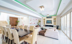 Luxury 5 bedrooms house with swimming pool for sale in Protaras