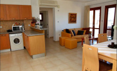 2 bedroom furnished penthouse with swimming pool to rent in Aphrodite Hills