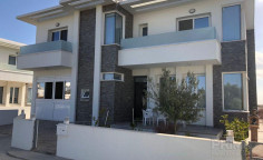4 bedroom villa for sale in Paralimni