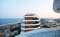 Luxury 2 bedroom apartment with swimming pool for sale in Makenzy