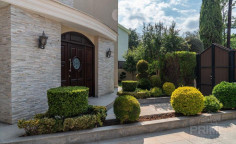 5 bedroom furnished villa with swimming pool for sale in Potamos tis Germasogeias