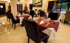 Spacious commercial for sale in Coral Bay