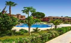 Large 2 bedrooms apartment with swimming pool for sale in Kato Paphos