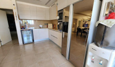 7 bedroom house with swimming pool for sale in Kalogiroi