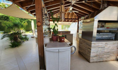 7 bedroom house with swimming pool for sale in Kalogiroi