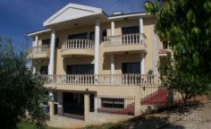 Beautiful 5 bedroom furnished villa with swimming pool for sale in Panthea